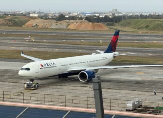 Delta Flight DL275 Diverted LAX: What Real Passengers Teach Us Delta Airlines, Delta Flight DL275, Flight DL275, Flight Diversions, Travel News, Airline Policies, LAX Diversion, Delta Flight DL275 Diverted LAX
